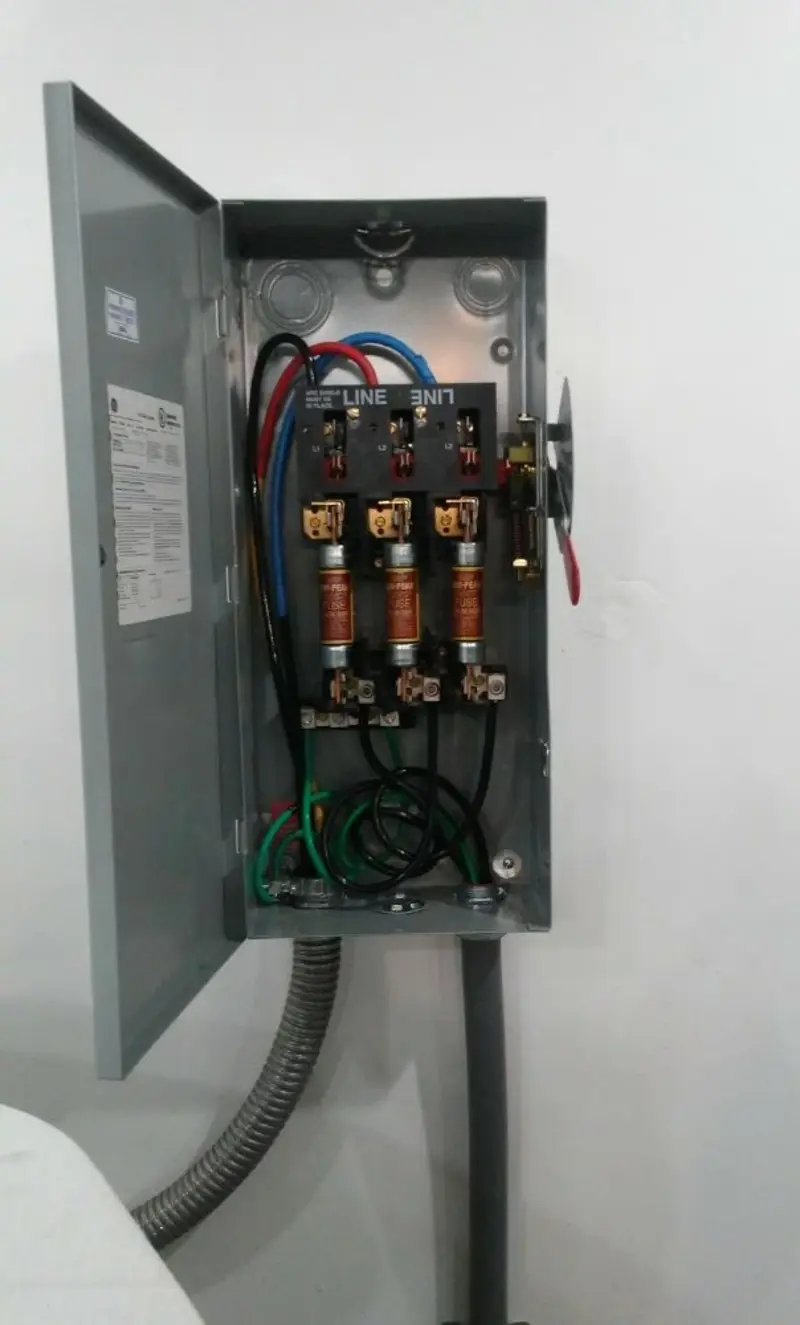 Three-phase disconnect switch installed for Smoke Detector Installation in North Shore